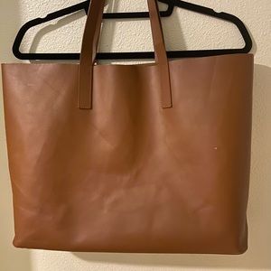 Everlane day market tote as seen on Meghan markle